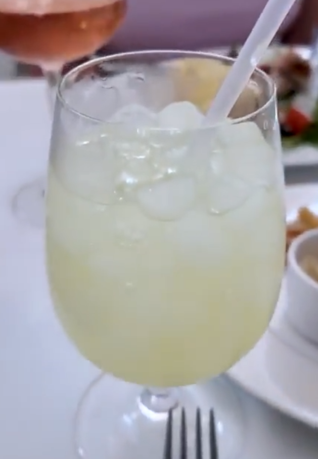 Cake Bake Shop Disney Boardwalk Lemonade Drinks with Ice